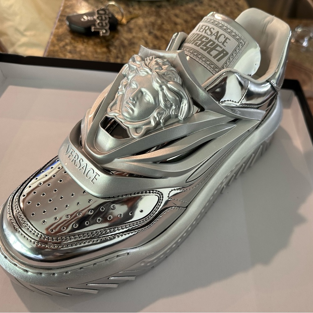 Versace men sneakers,size 11